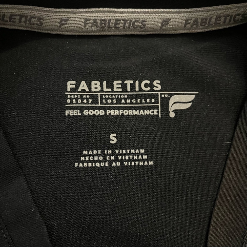 Fabletics Black Method Women’s 2-Pockrt Scrub Top - image 2